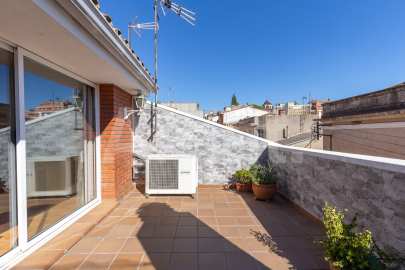 AMAT IMMOBILIARIS ofrece esta espectacular casa adosada en pleno centro de Rubí -36