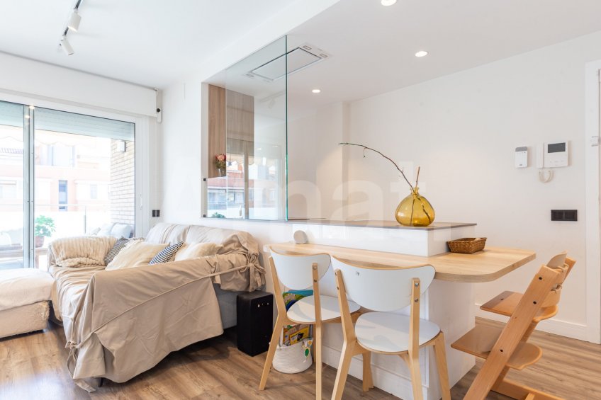 Duplex fully refurbished in one of the best areas in town -13