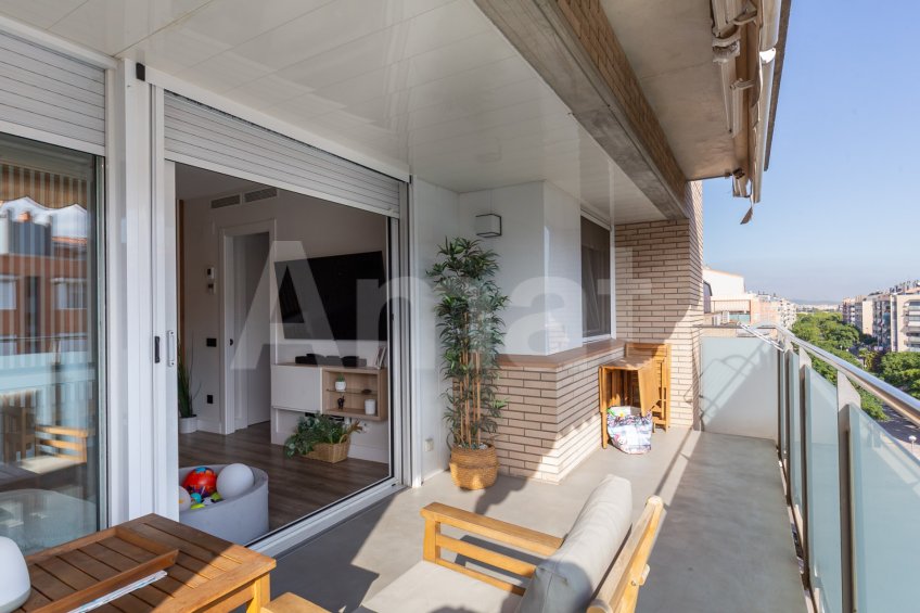 Duplex fully refurbished in one of the best areas in town -16
