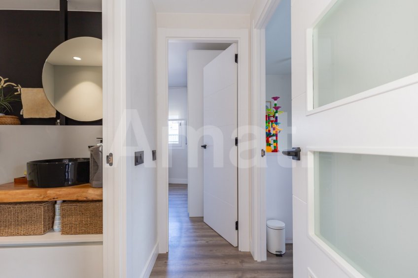 Duplex fully refurbished in one of the best areas in town -21