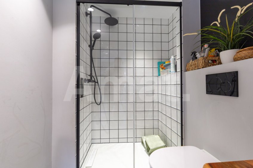 Duplex fully refurbished in one of the best areas in town -22