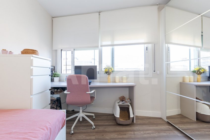 Duplex fully refurbished in one of the best areas in town -26