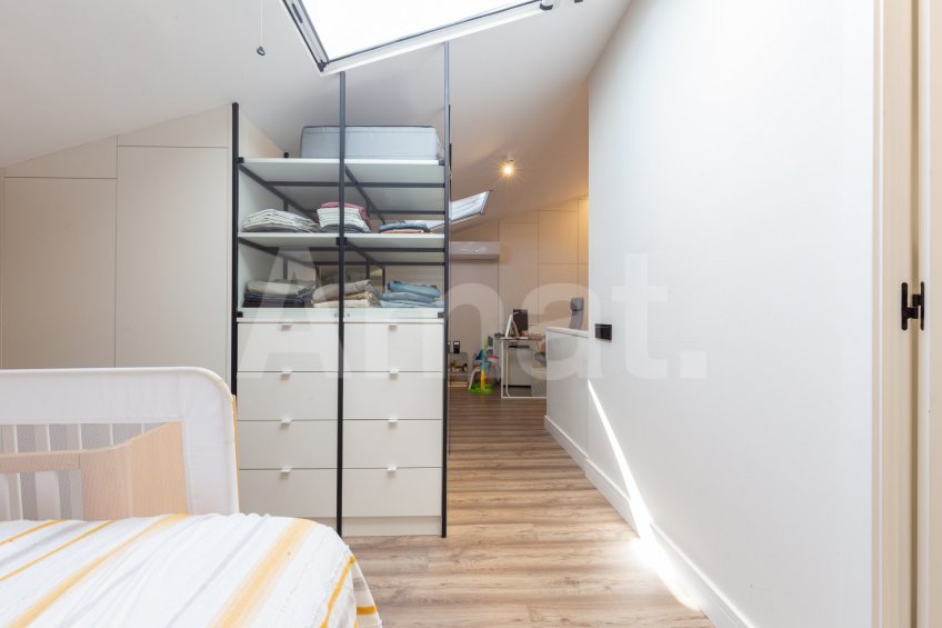 Duplex fully refurbished in one of the best areas in town -31