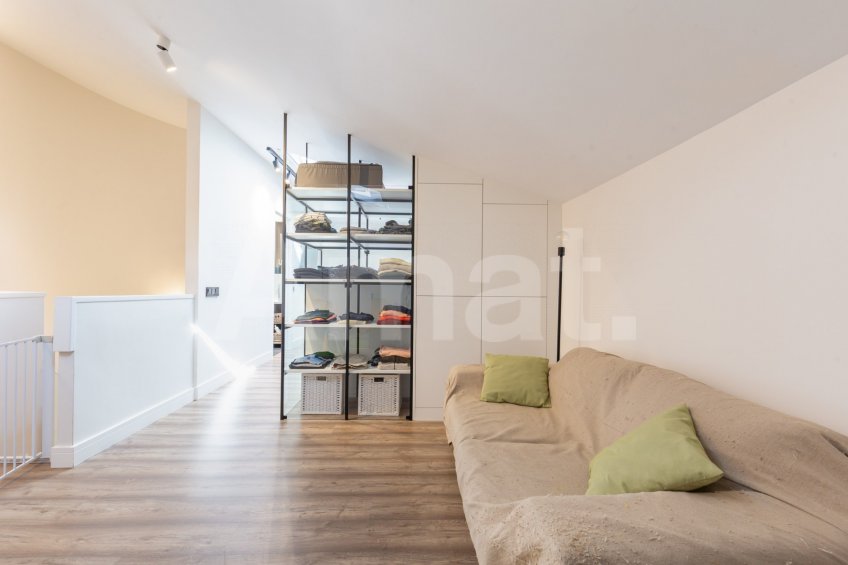 Duplex fully refurbished in one of the best areas in town -37