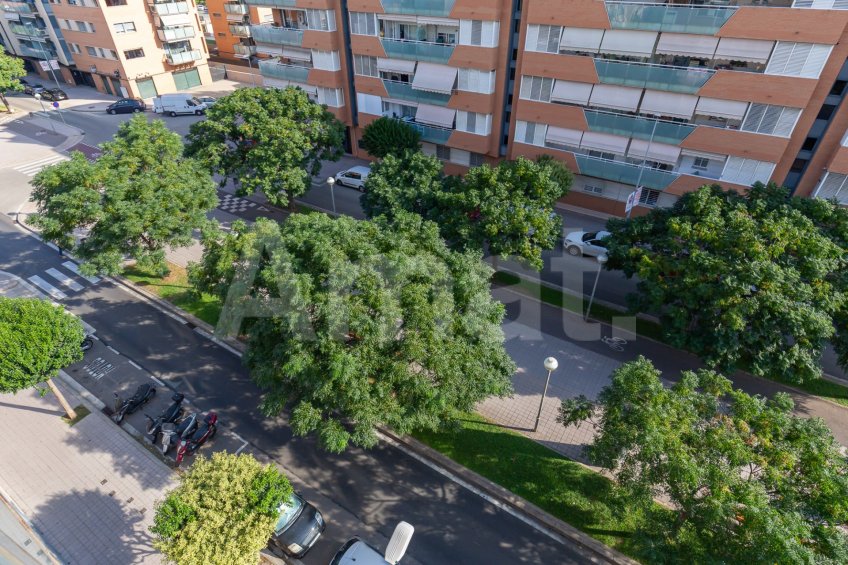 Duplex fully refurbished in one of the best areas in town -43