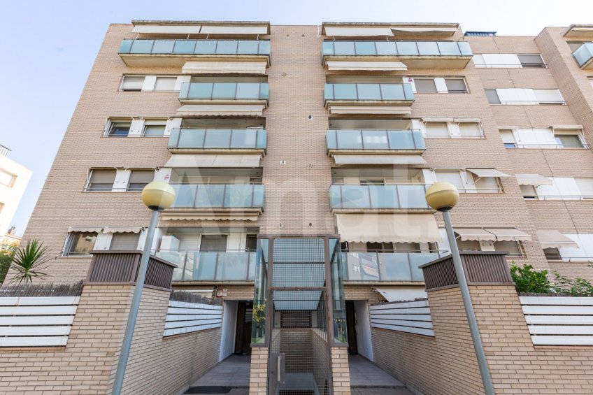Duplex fully refurbished in one of the best areas in town -47