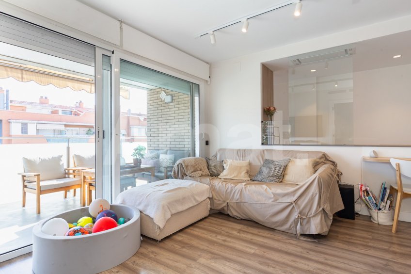 Duplex fully refurbished in one of the best areas in town -9