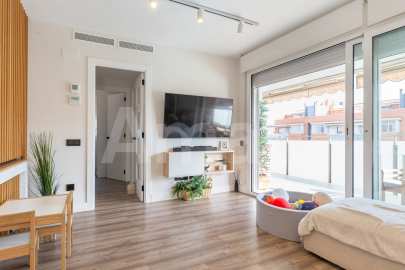 Duplex fully refurbished in one of the best areas in town -14