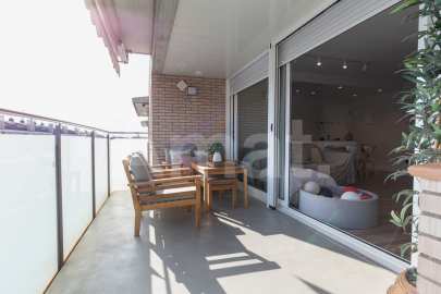 Duplex fully refurbished in one of the best areas in town -19