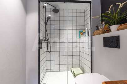 Duplex fully refurbished in one of the best areas in town -22