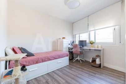 Duplex fully refurbished in one of the best areas in town -25