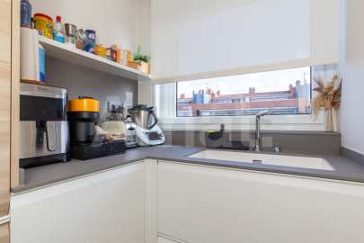 Duplex fully refurbished in one of the best areas in town -8