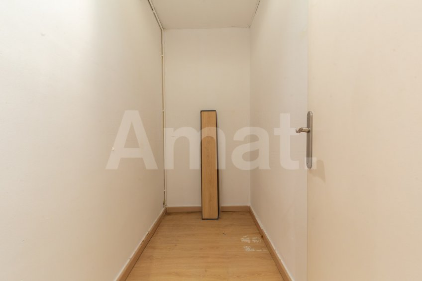 Office on Ronda Universitat with versatile spaces -28
