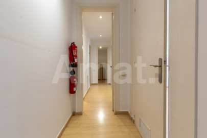 Office on Ronda Universitat with versatile spaces -26