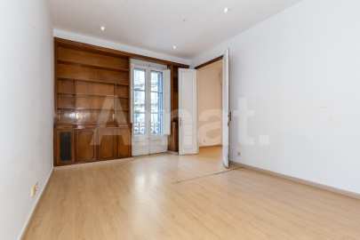Office on Ronda Universitat with versatile spaces -5