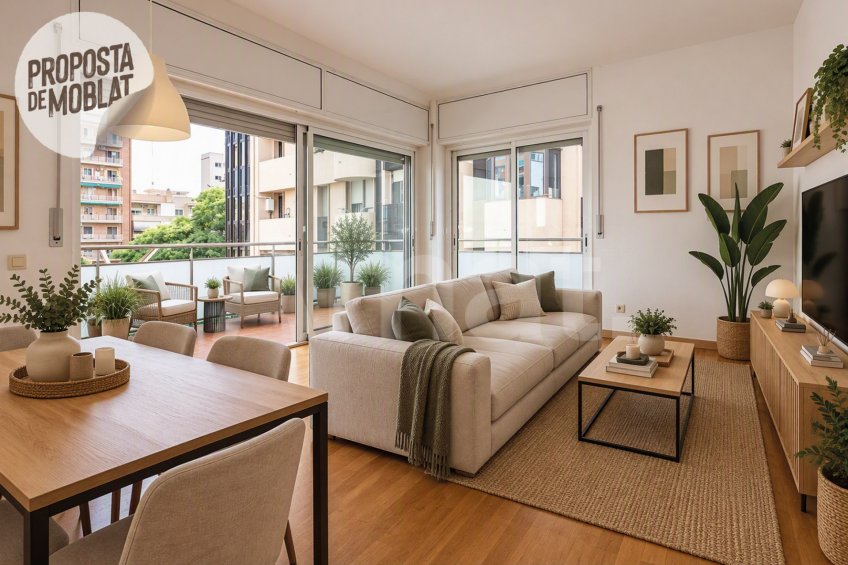 Sunny apartment with terrace, in Sants-Badal