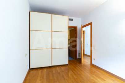 Sunny apartment with terrace, in Sants-Badal -19