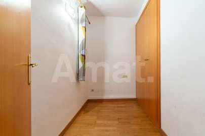 Sunny apartment with terrace, in Sants-Badal -26