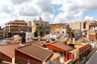 Sunny apartment with terrace, in Sants-Badal -27