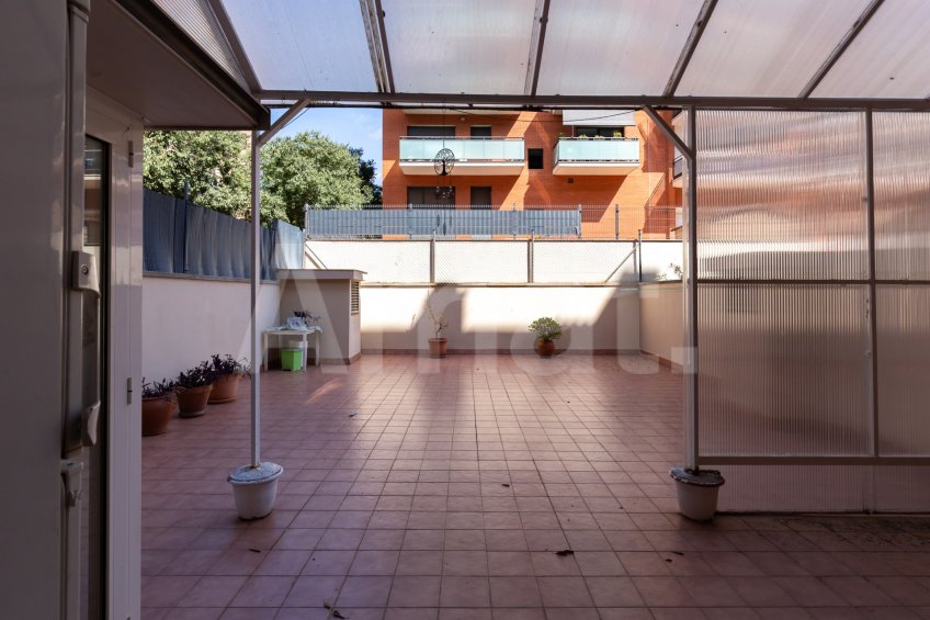 Piso con espectacular terraza de 70 m² en finca de 2005 -21