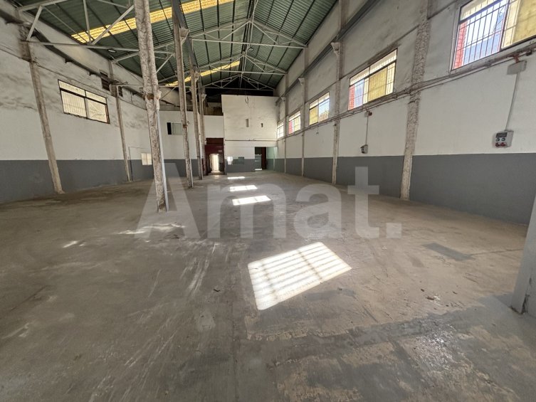 Industrial warehouse with yards and 8m height in Pont Reixat