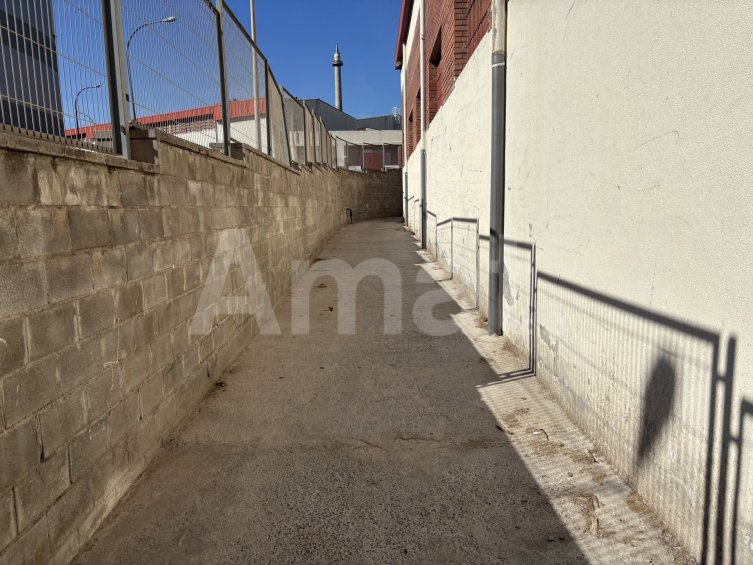Industrial warehouse with yards and 8m height in Pont Reixat -8
