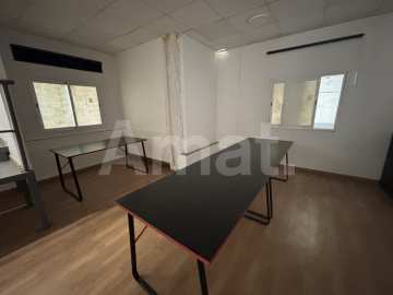 Industrial warehouse with yards and 8m height in Pont Reixat -12