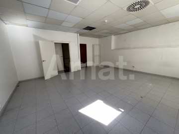 Industrial warehouse with yards and 8m height in Pont Reixat -13