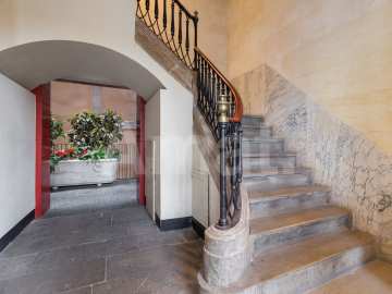 1840 APARTMENTS– Renovated and furnished 2-bedroom flat with pool -4
