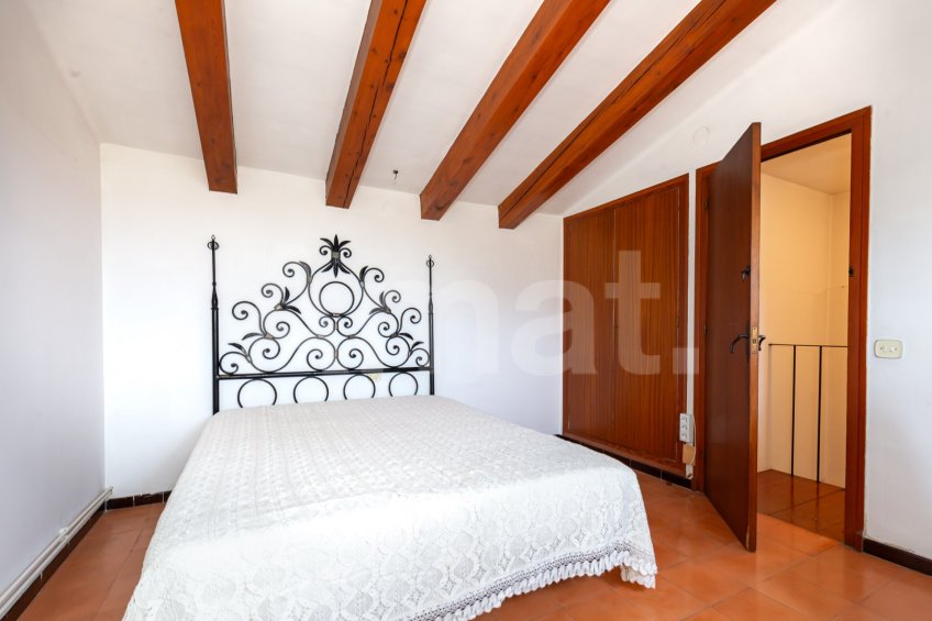 Casa amb gran terreny, i vistes a Mas Roig -24