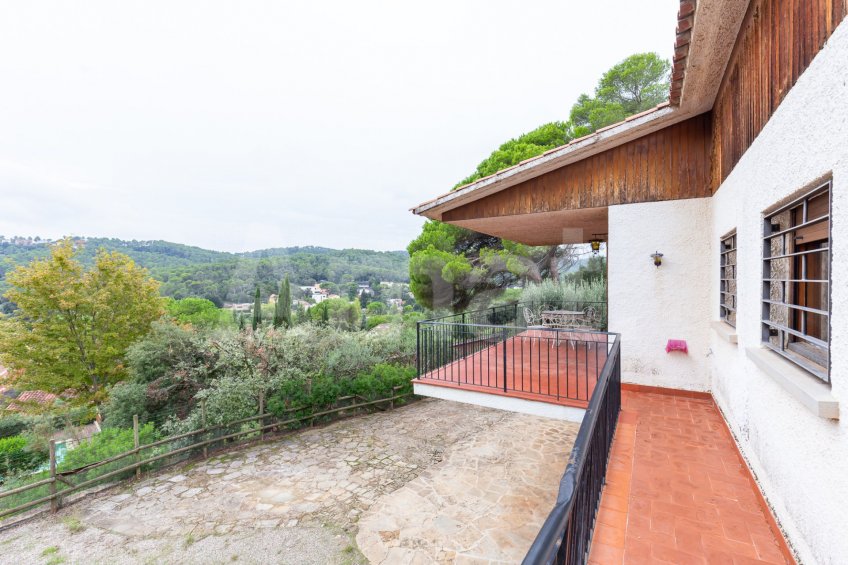 Casa amb gran terreny, i vistes a Mas Roig -30