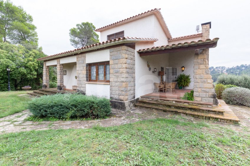 Casa amb gran terreny, i vistes a Mas Roig -34