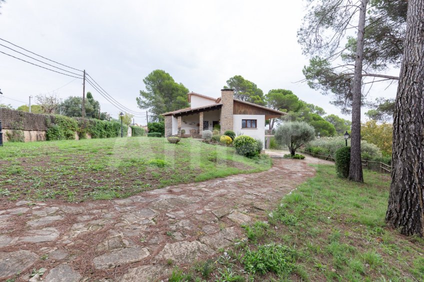 Casa amb gran terreny, i vistes a Mas Roig -35