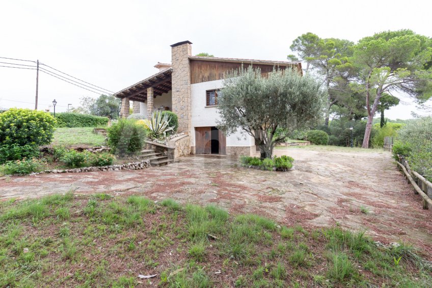 Casa amb gran terreny, i vistes a Mas Roig -36