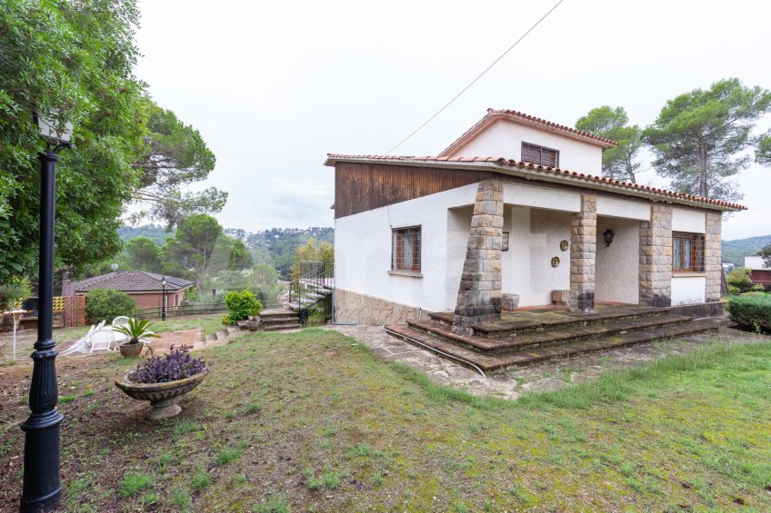 Casa amb gran terreny, i vistes a Mas Roig -40