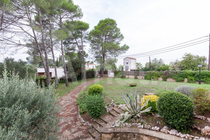 Casa amb gran terreny, i vistes a Mas Roig -41