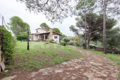 Casa amb gran terreny, i vistes a Mas Roig
