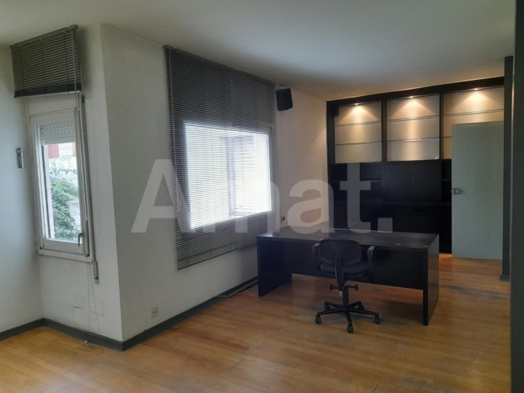 Ideal office space to start your business activity.