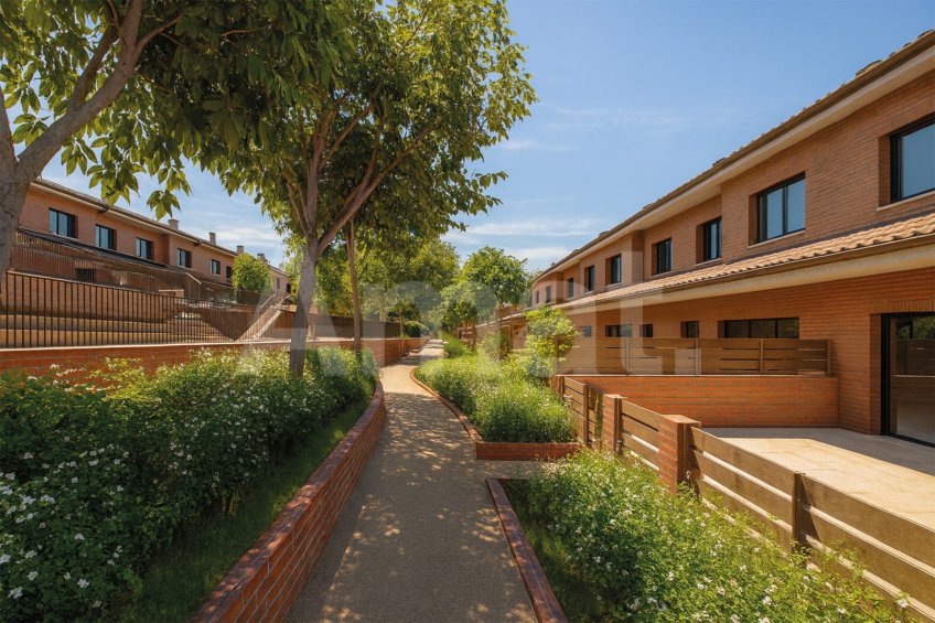 Self-Promotion: Houses - Begues -2