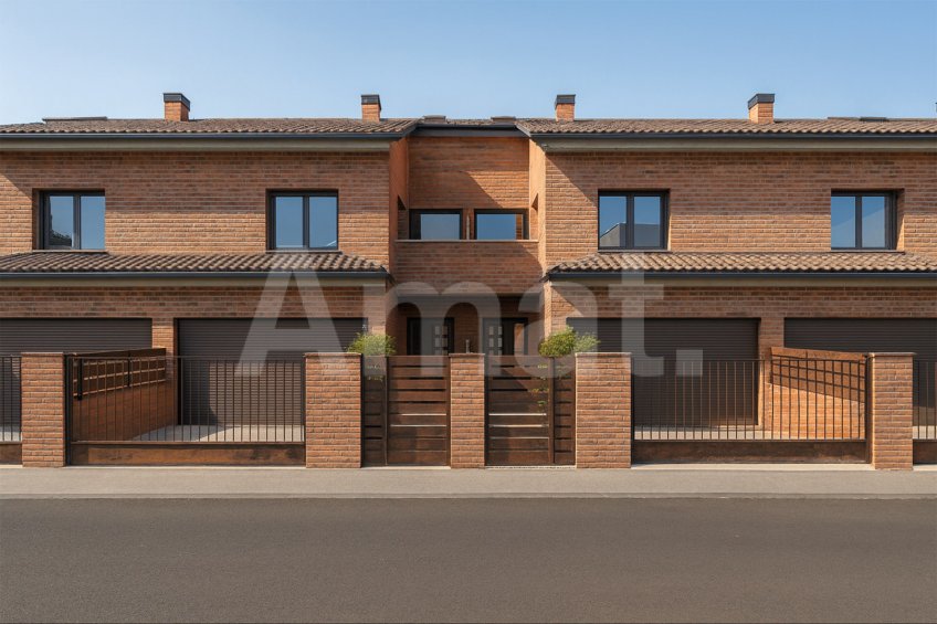 Self-Promotion: Houses - Begues -3