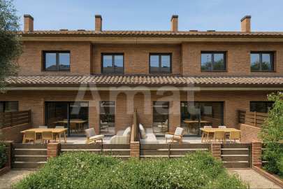 Self-Promotion: Houses - Begues